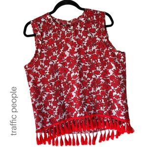 NWT TRAFFIC PEOPLE RED FLORAL TOP SLEEVELESS FRINGE | SIZE: MEDIUM